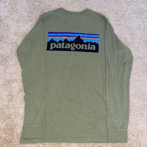 Small Men’s Green Long-Sleeve Cotton Patagonia Responsibili-Tee